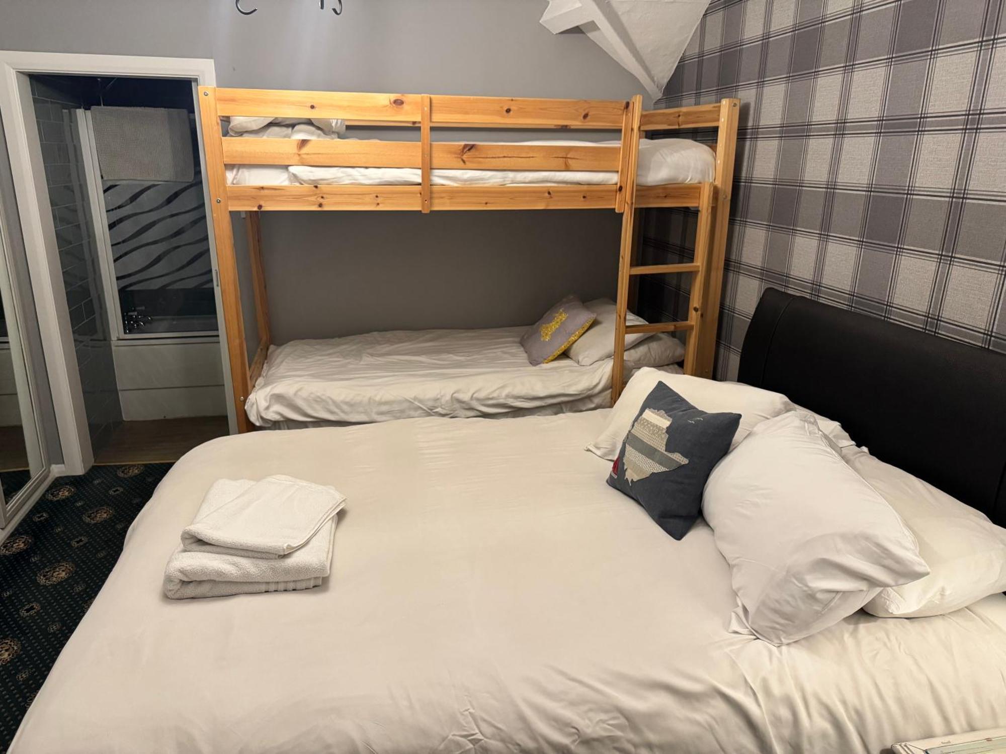 Holland Hotel Llanfachraeth Eksteriør billede