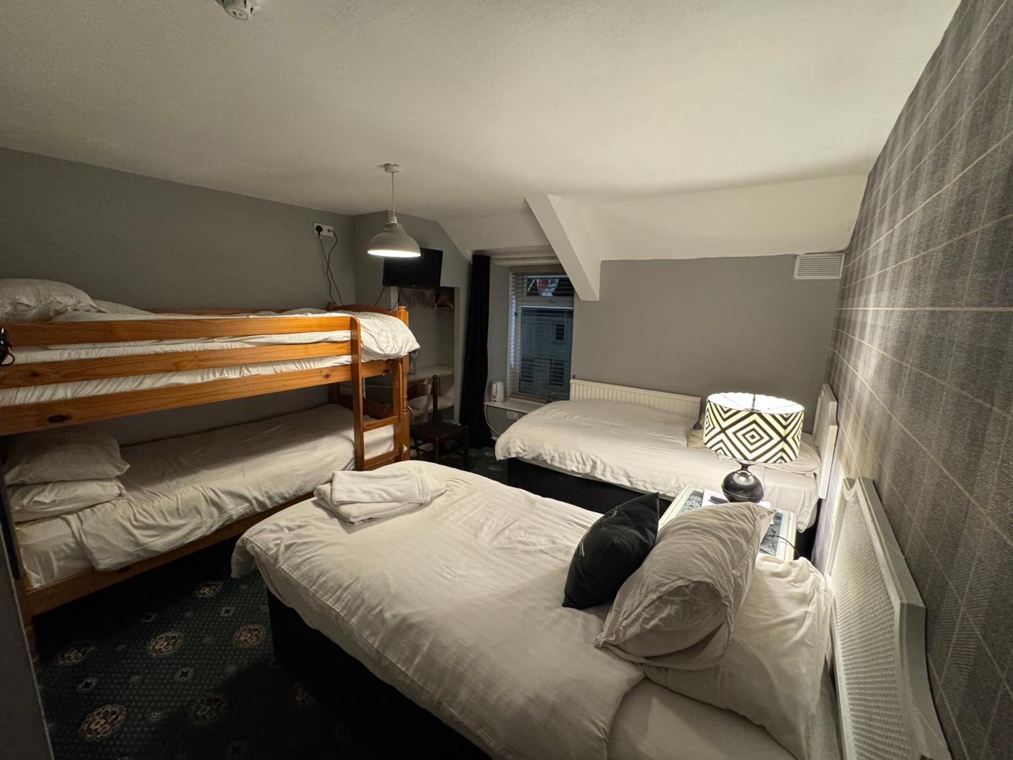 Holland Hotel Llanfachraeth Eksteriør billede